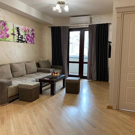 Comfortable Apartment In Center Jerevan Eksteriør billede