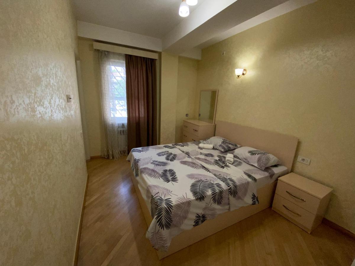 Comfortable Apartment In Center Jerevan Eksteriør billede