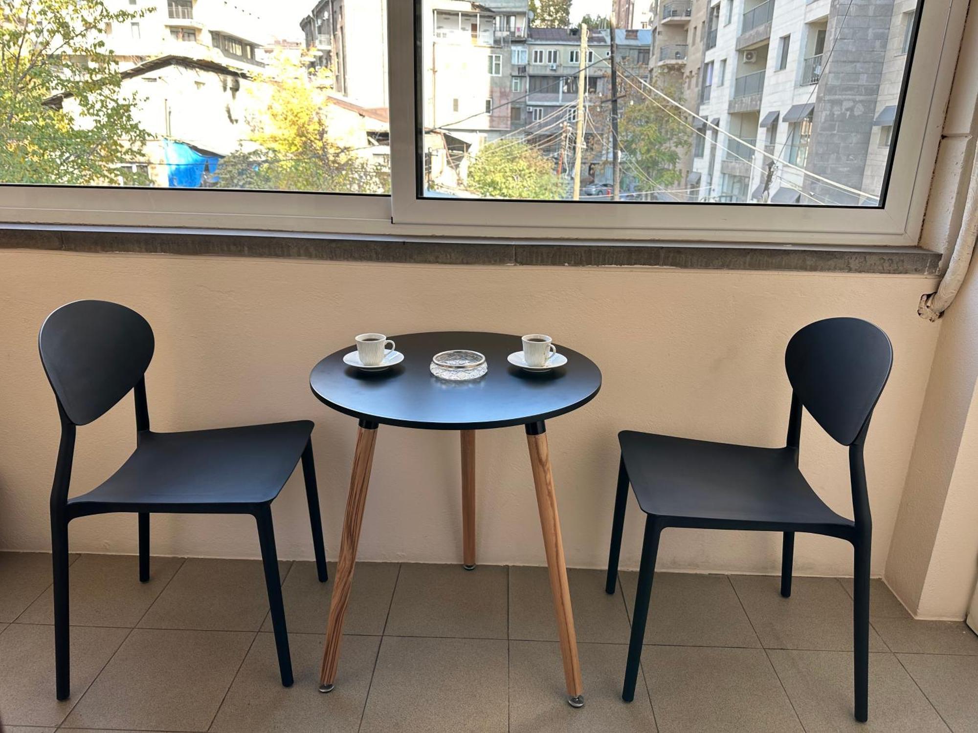 Comfortable Apartment In Center Jerevan Eksteriør billede