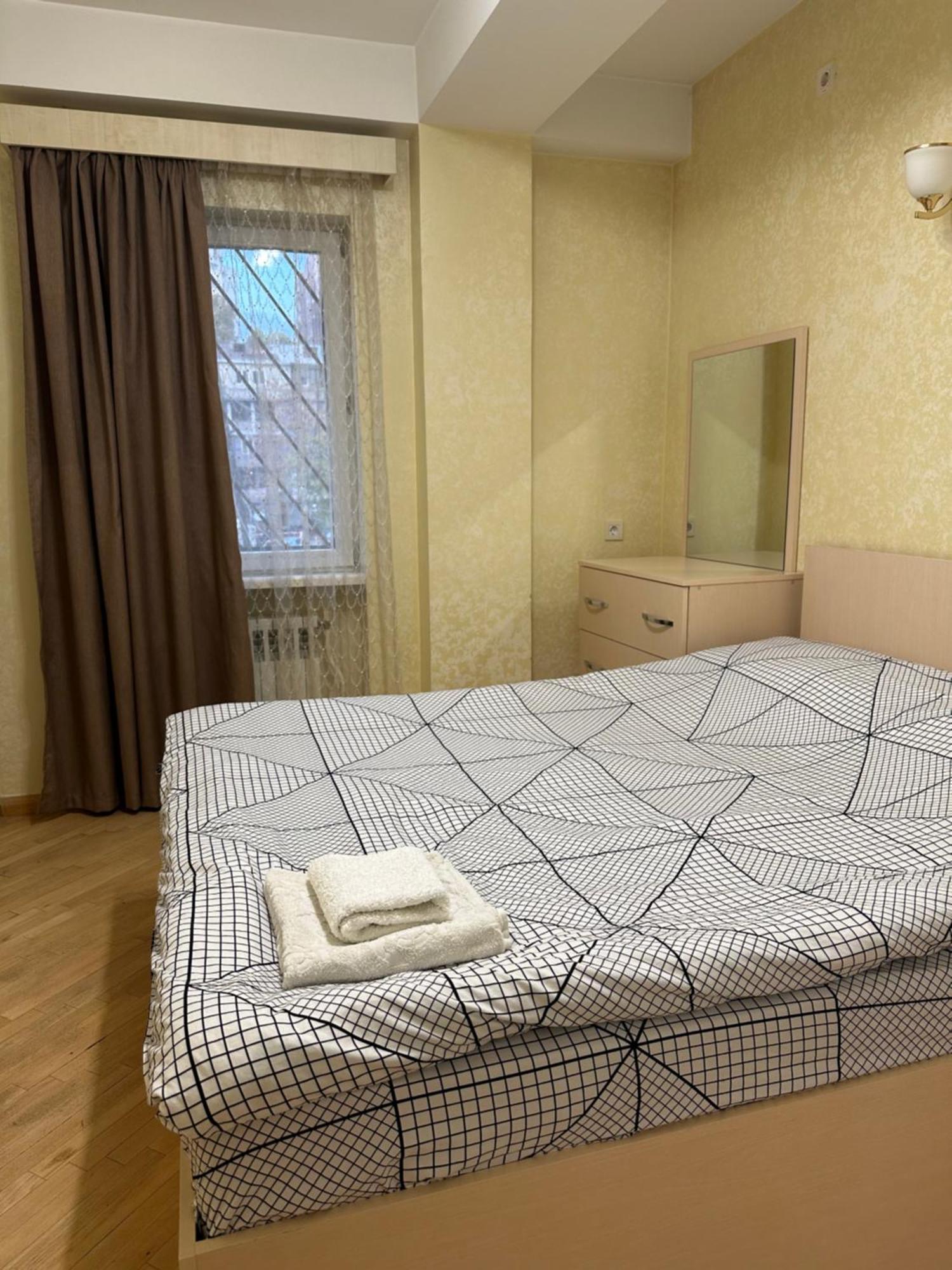 Comfortable Apartment In Center Jerevan Eksteriør billede